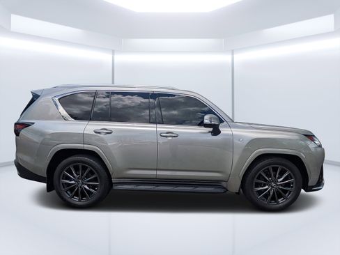 Used 2024 Lexus LX 600 F Sport AWD/4WD image 2