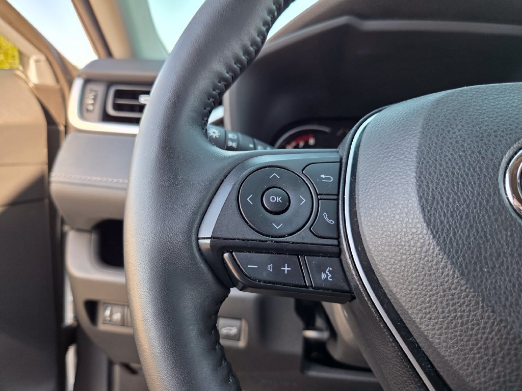 Used 2023 Toyota RAV4 XLE Premium AWD/4WD image 23