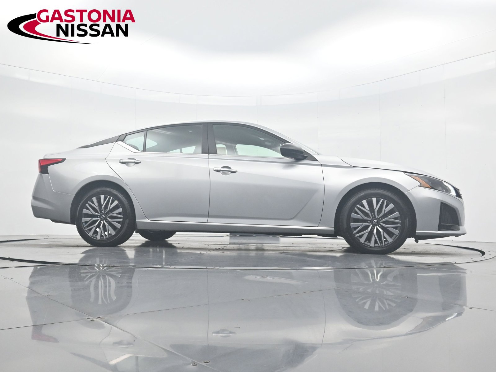 Used 2024 Nissan Altima 2.5 SV FWD image 35