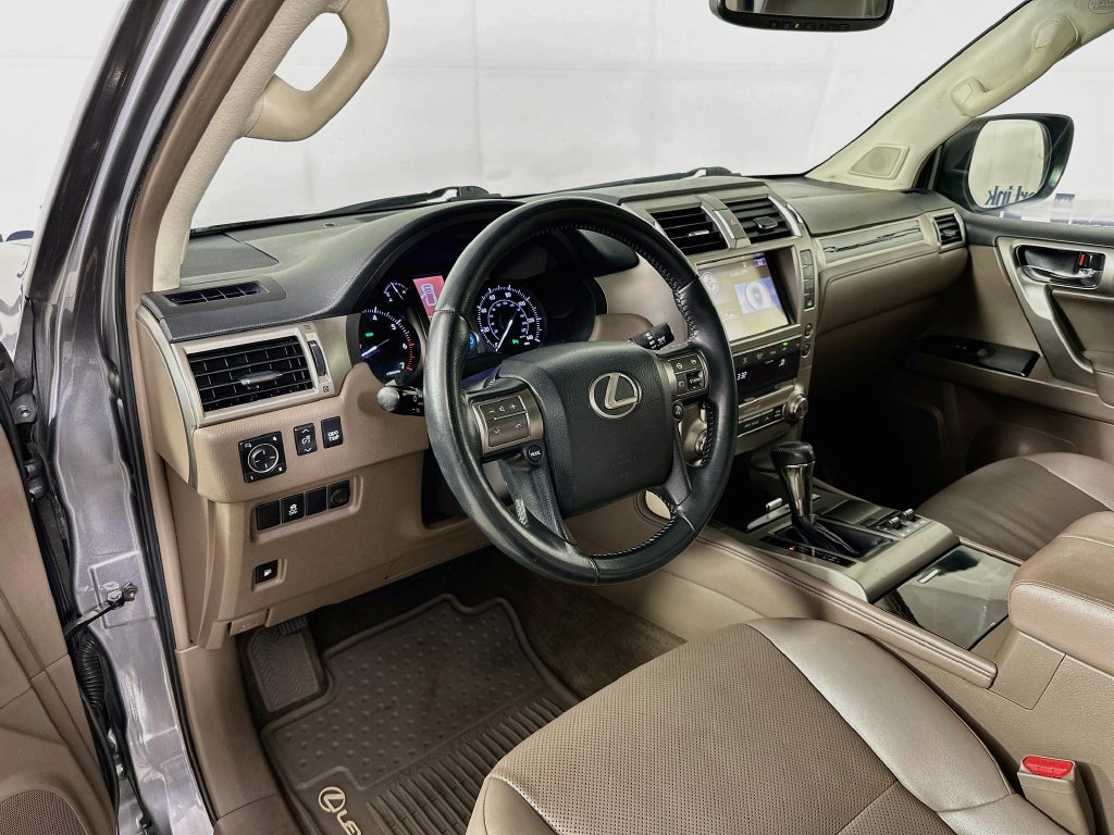 Used 2017 Lexus GX 460 w/ Navigation Package AWD/4WD image 10