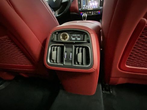 Used 2018 Maserati Levante GranLusso image 39