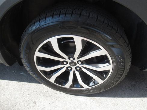 Used 2020 Ford Explorer ST w/ Premium Technology Package AWD/4WD image 19