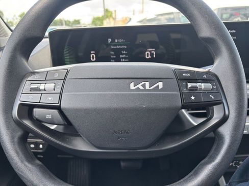 Used 2025 Kia K4 FWD image 27