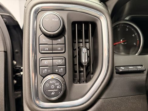 Used 2022 Chevrolet Silverado 2500 High Country w/ Z71 Off-Road Package image 34