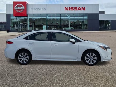 Used 2024 Toyota Corolla LE FWD image 8
