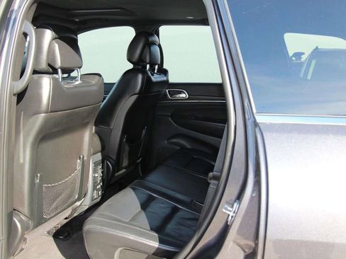 Used 2018 Jeep Grand Cherokee Limited image 23