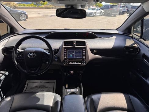 Used 2021 Toyota Prius FWD image 15