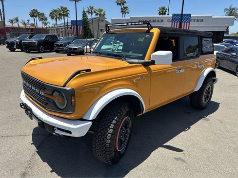 Used 2021 Ford Bronco Badlands image 11
