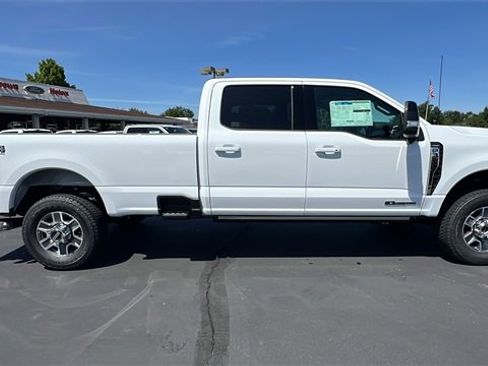 New 2025 Ford F350 Lariat image 3