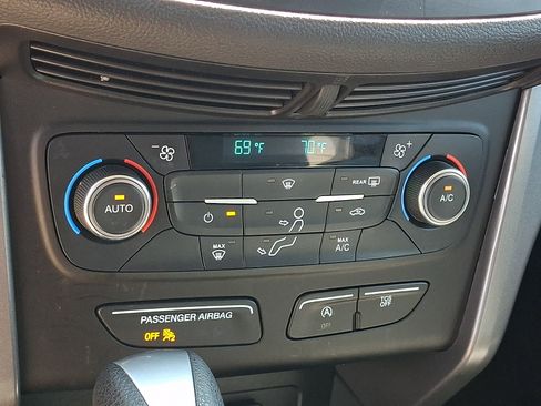 Used 2017 Ford Escape SE FWD image 18