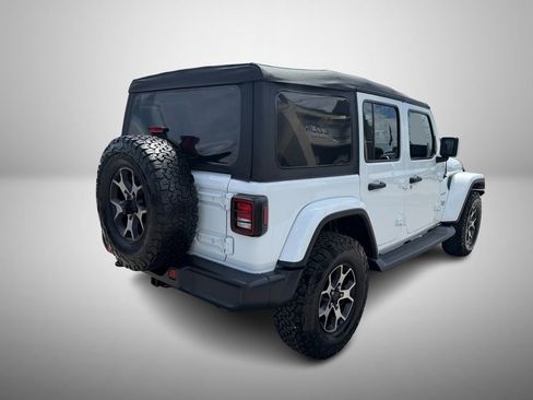Used 2018 Jeep Wrangler Unlimited Sahara AWD/4WD image 3