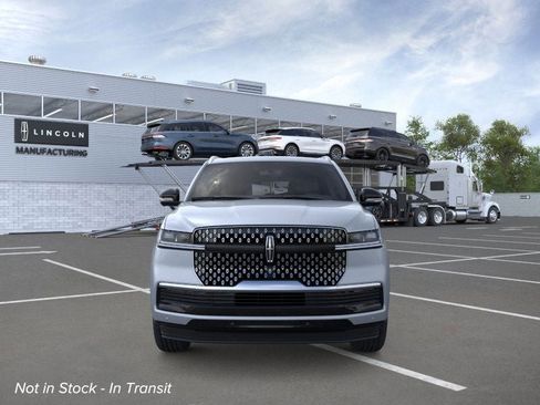 New 2026 Lincoln Navigator Reserve image 6