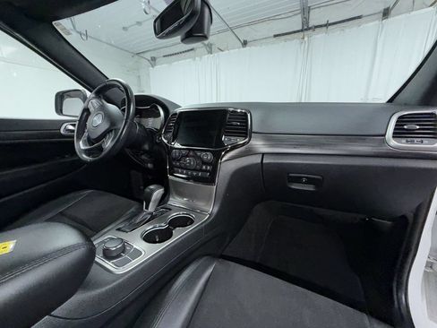 Used 2022 Jeep Grand Cherokee Laredo X AWD/4WD image 8