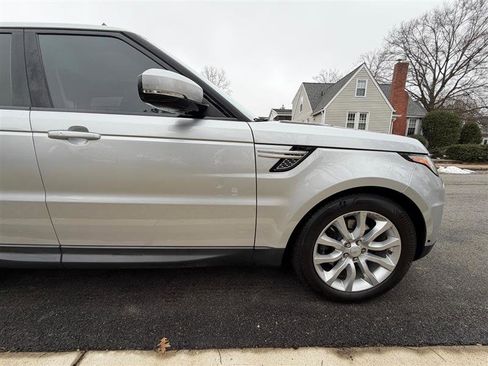 Used 2016 Land Rover Range Rover Sport HSE image 10