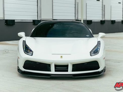 Used 2018 Ferrari 488 GTB RWD image 15