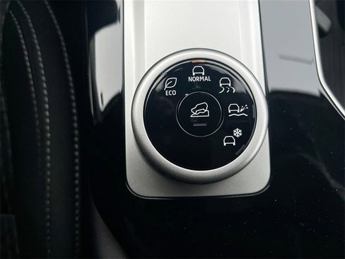 New 2025 Mitsubishi Outlander ES image 23