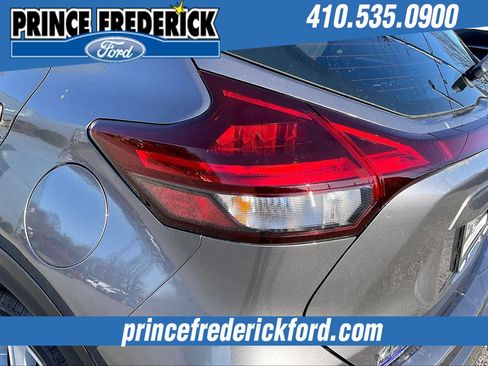 Used 2022 Nissan Kicks S image 27