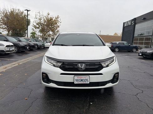Used 2025 Honda Odyssey Elite image 8