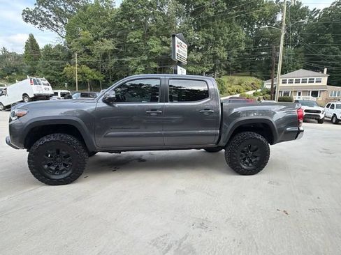 Used 2017 Toyota Tacoma TRD Off-Road w/ Tow Package (A/T) AWD/4WD image 20
