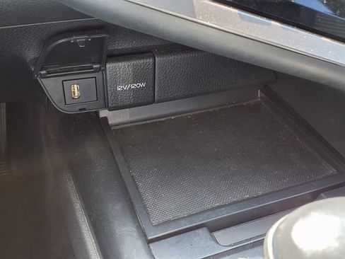 Used 2020 Toyota Camry SE FWD image 24