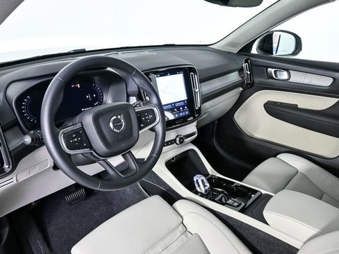 Certified 2026 Volvo XC40 B5 Plus w/ Protection Package Premier image 6