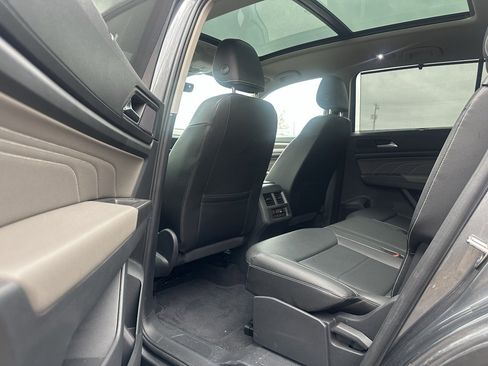 Used 2023 Volkswagen Atlas SEL image 11