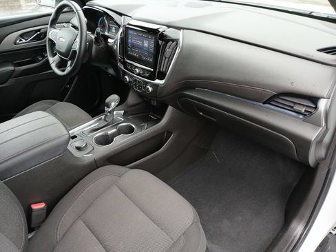 Certified 2023 Chevrolet Traverse LT FWD image 30
