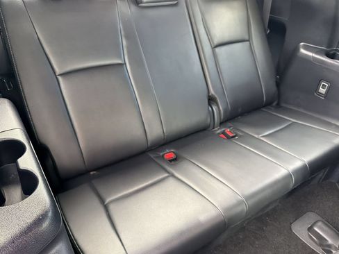 Used 2025 Toyota Highlander XSE AWD/4WD image 35