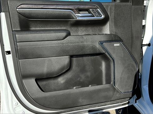 Used 2023 Chevrolet Silverado 1500 LTZ image 24