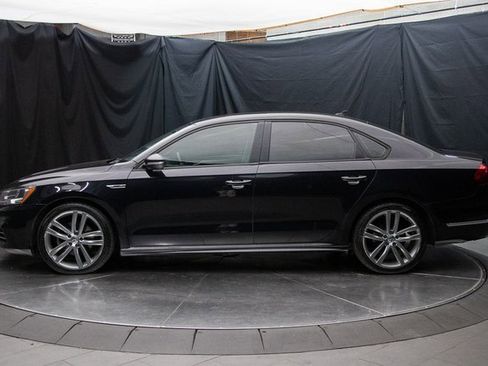 Used 2018 Volkswagen Passat 2.0T R-Line image 9