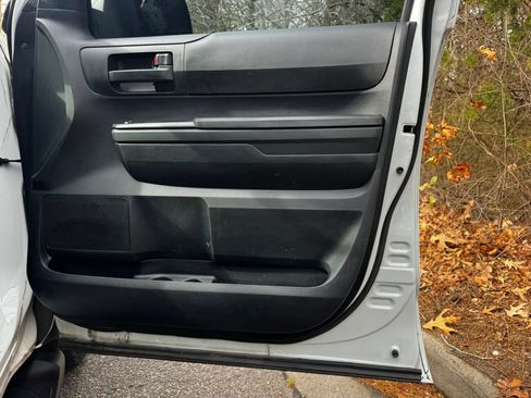 Used 2019 Toyota Tundra SR image 11