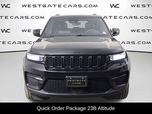 Used 2023 Jeep Grand Cherokee Altitude image 2