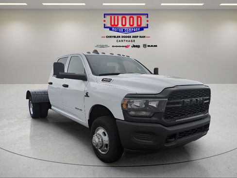 Used 2022 RAM 3500 Tradesman w/ Chrome Appearance Group AWD/4WD image 9