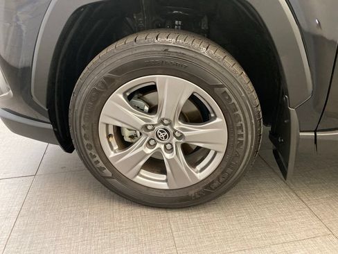 Used 2025 Toyota RAV4 XLE AWD/4WD image 10