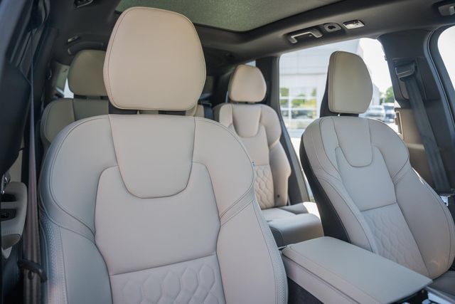 New 2027 Volvo XC90 B6 Plus AWD/4WD image 37