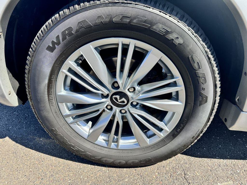 Used 2019 INFINITI QX80 Luxe AWD/4WD image 9