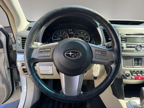 Used 2011 Subaru Outback 2.5i Premium AWD/4WD image 19
