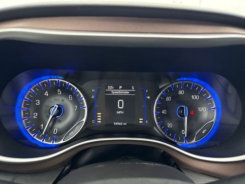 Used 2024 Chrysler Voyager LX image 19