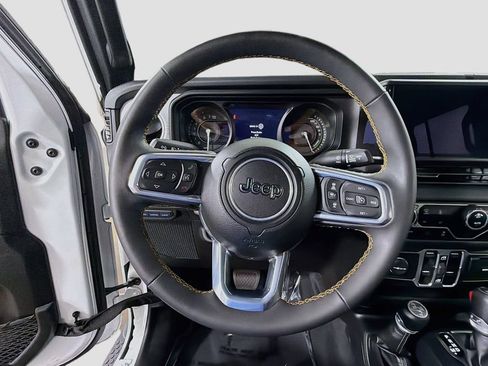Used 2024 Jeep Wrangler Unlimited Sahara w/ Technology Group AWD/4WD image 13