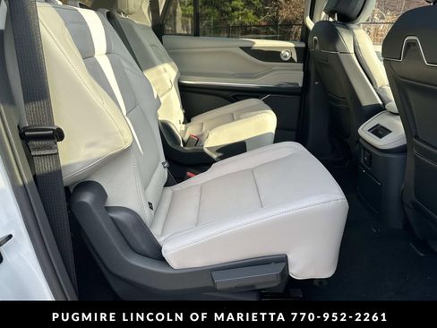 New 2026 Lincoln Navigator L Reserve AWD/4WD image 15