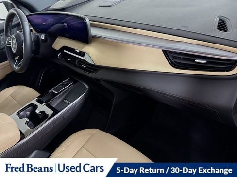 Used 2026 Buick Enclave Preferred AWD/4WD image 38
