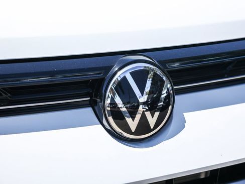 New 2025 Volkswagen Taos S image 15