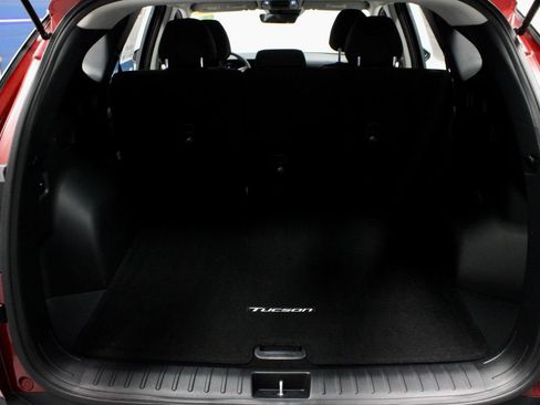 Certified 2025 Hyundai Tucson SE AWD/4WD image 12