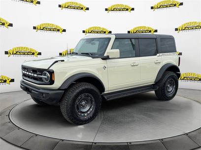 New 2025 Ford Bronco Outer Banks w/ Sasquatch Package