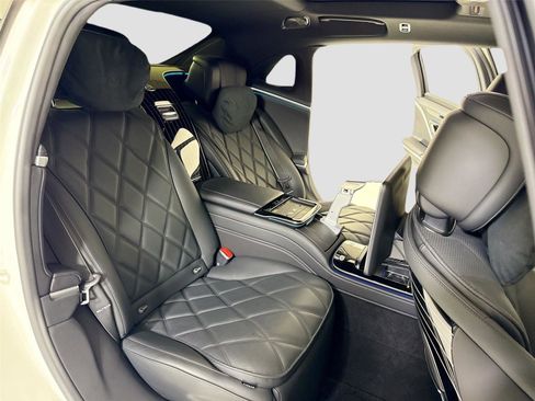 Used 2023 Mercedes-Benz Maybach S 680 4MATIC image 35
