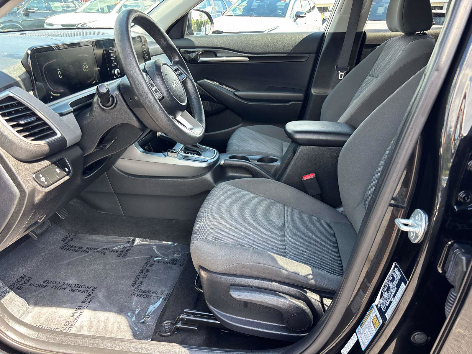 Used 2024 Kia Seltos LX AWD/4WD image 11