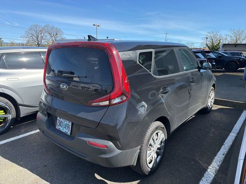 Used 2021 Kia Soul LX image 4