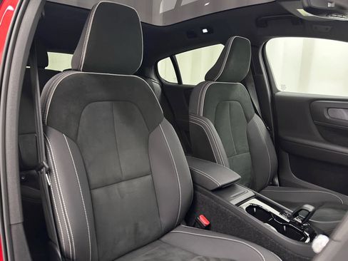 Used 2023 Volvo C40 P8 Recharge Plus image 19