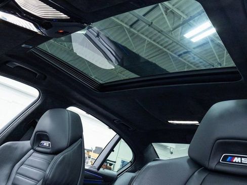 Used 2022 BMW M5 w/ Executive Package image 12
