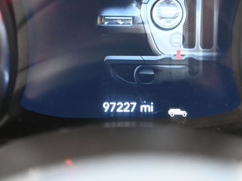 Used 2021 Jeep Wrangler Unlimited Rubicon AWD/4WD image 18